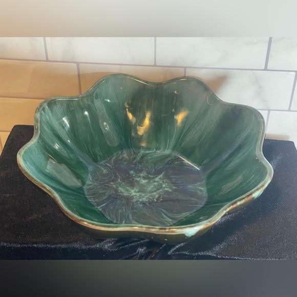 Vintage Blue Mountain Pottery BMP Canada Large Flower Shaped Bowl Dish S562 - Picture 5 of 11